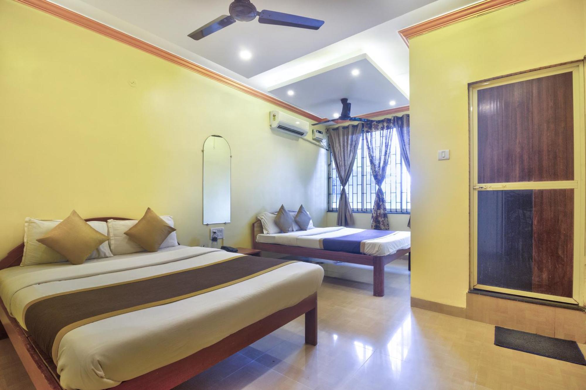 Hotel Purushottam Residency كالانغيُت المظهر الخارجي الصورة